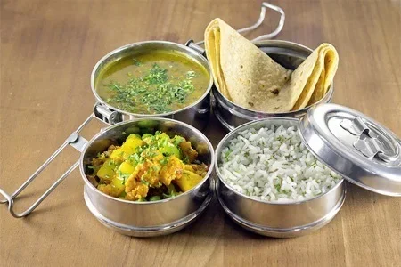 tiffin-service-in-pune-for-students-and-working-professional